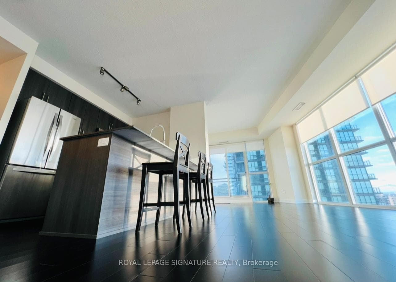 510 Curran Place Unit 1402 photo 7