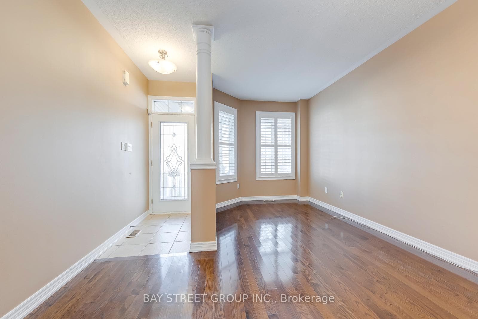 3439 Robin Hill Circle photo 5