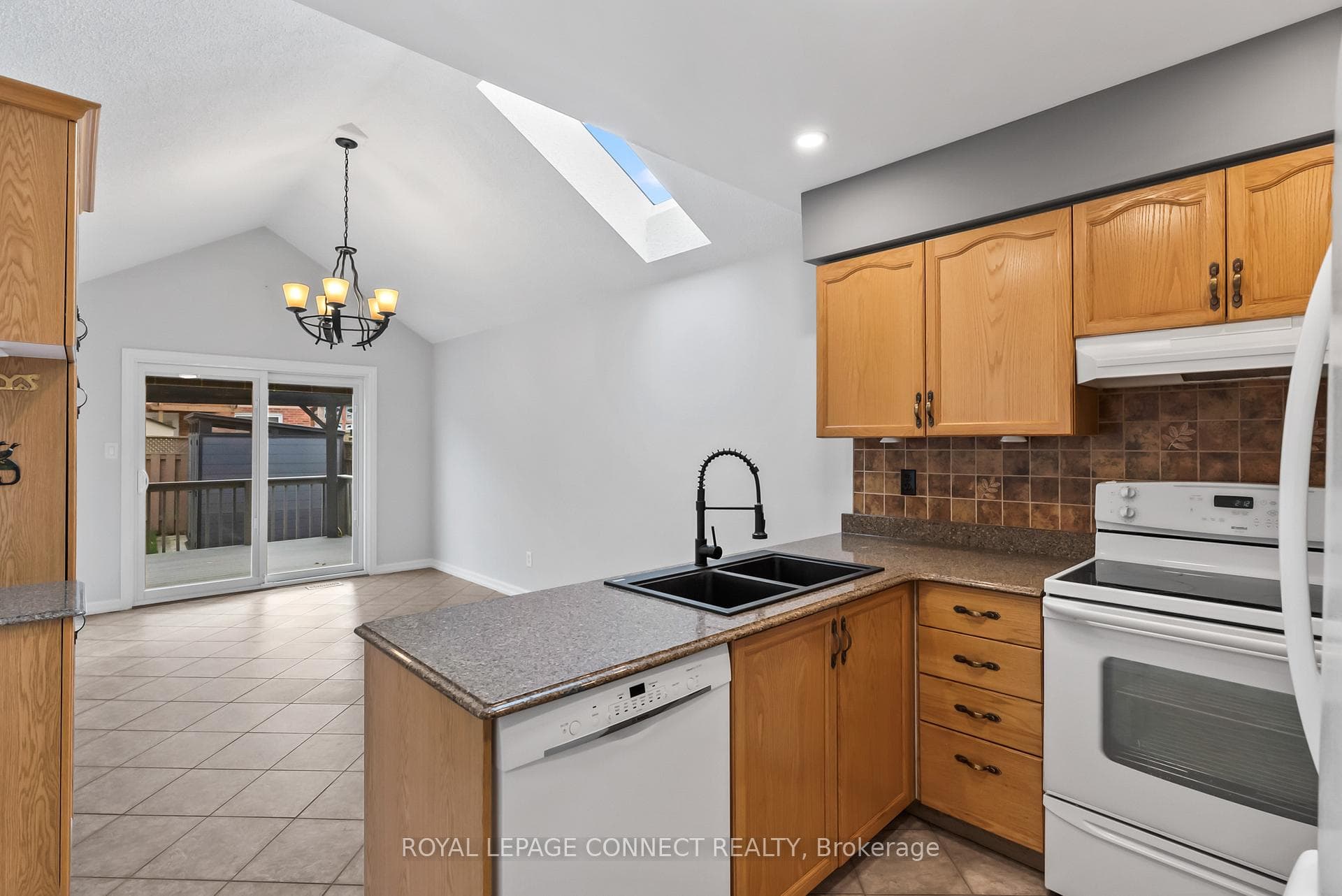 21 Caleche Avenue photo 7