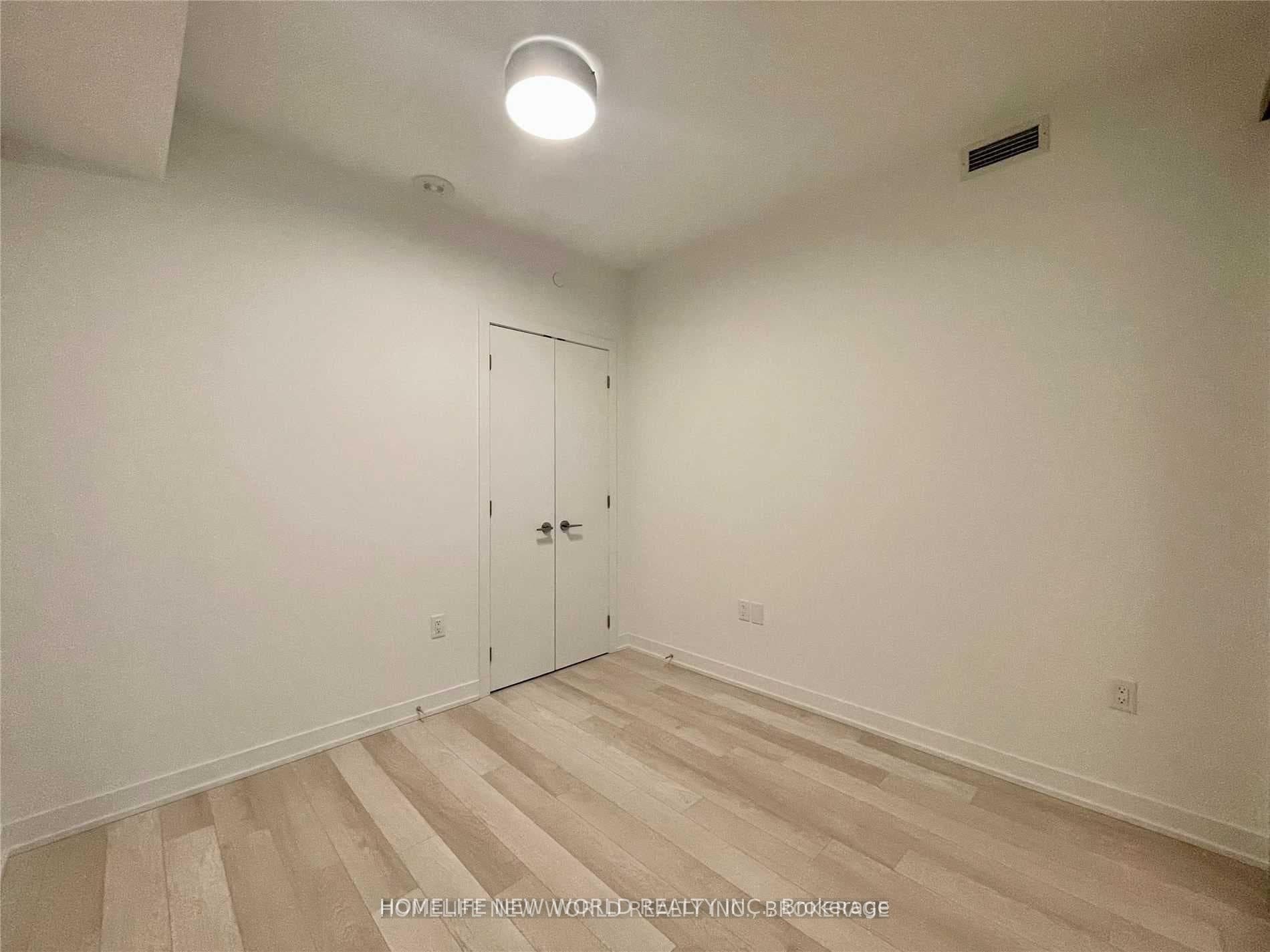 357 King Street Unit 3605 photo 3