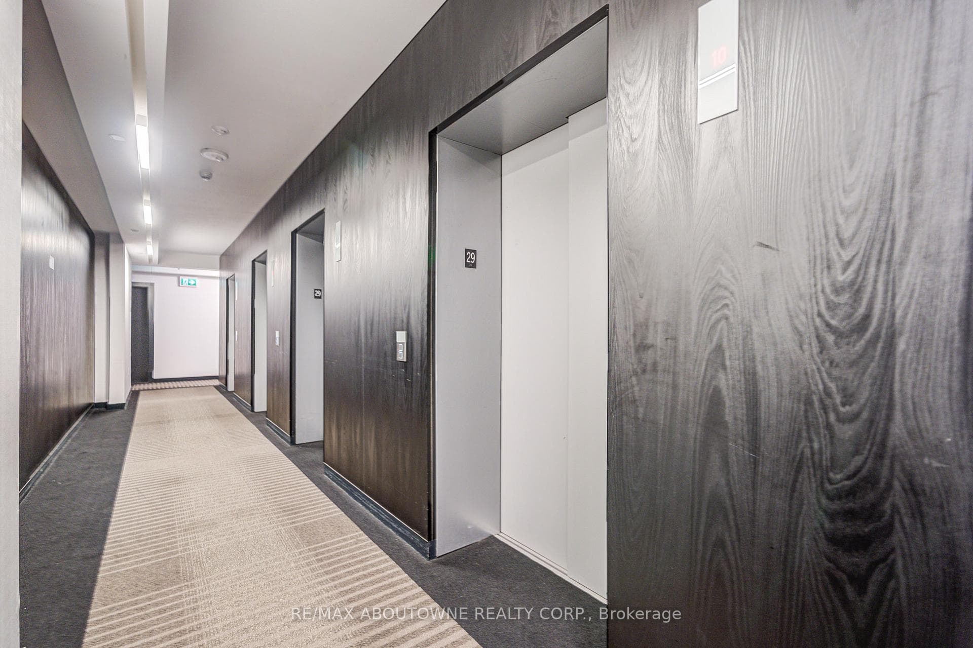 77 Shuter Street Unit 2905 photo 8