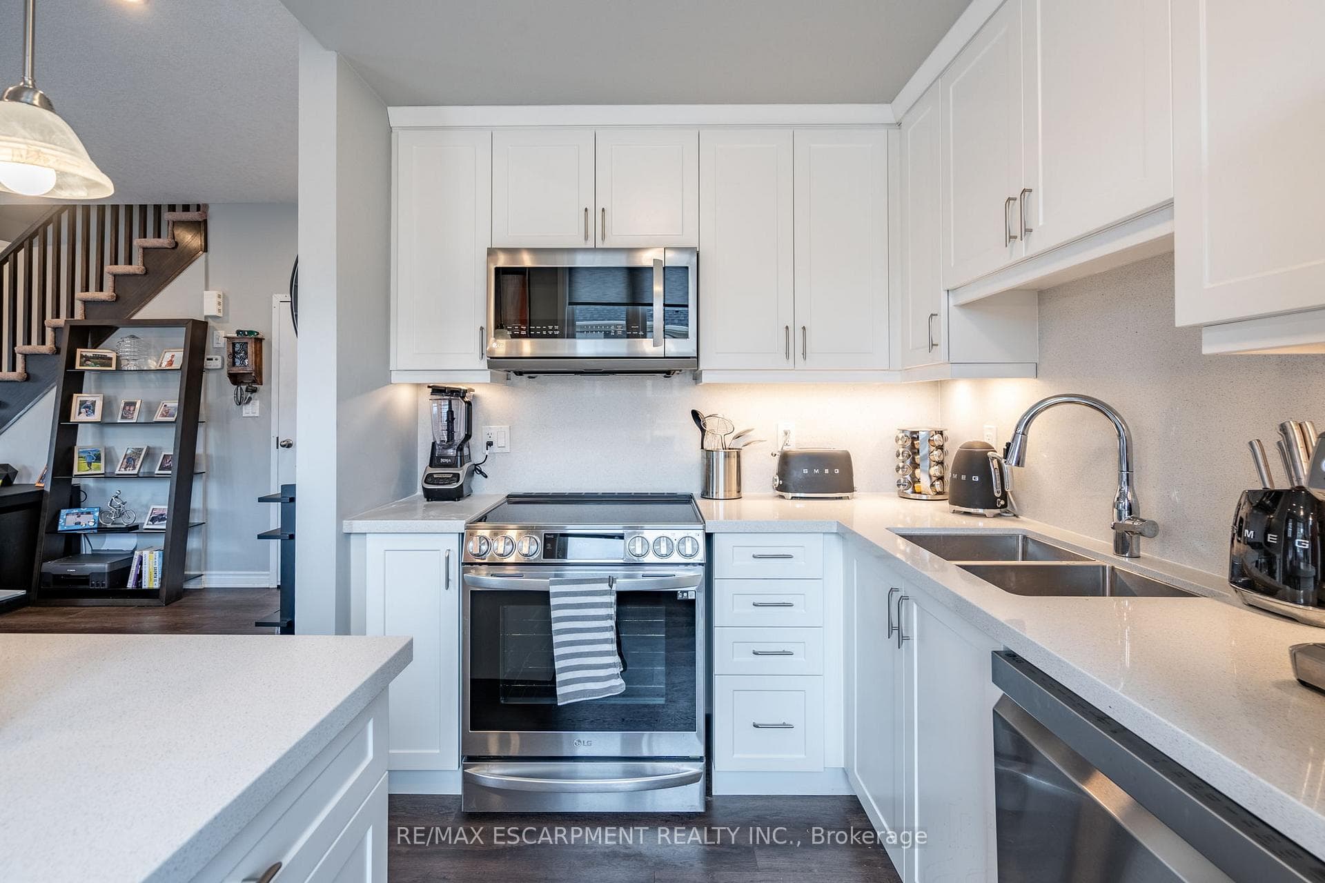 383 DUNDAS Street Unit 61 photo 12