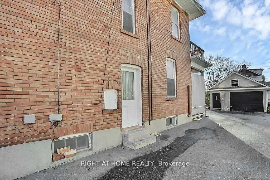 210 Mary Street Unit Bsmt photo 11