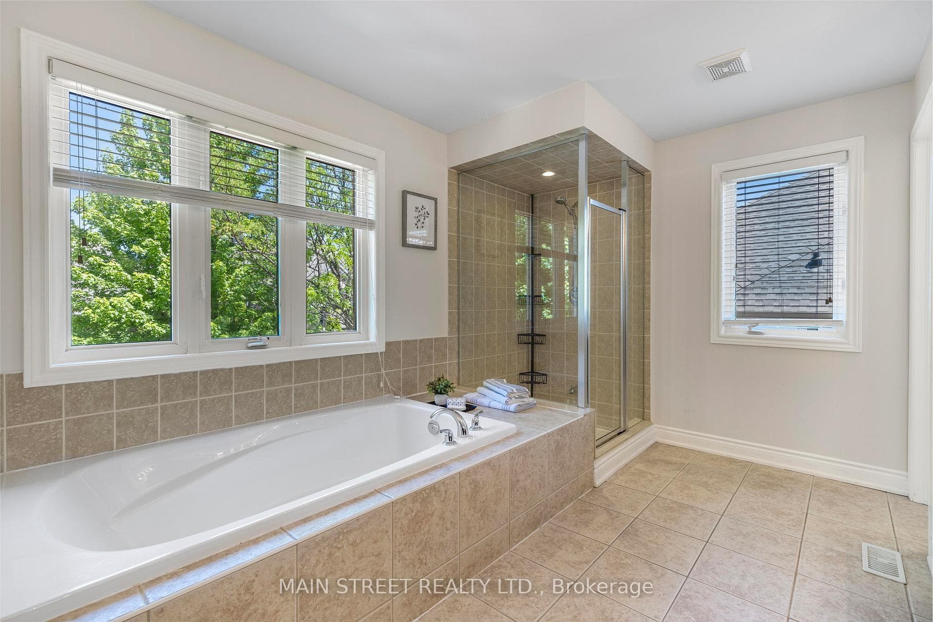 1030 Nellie Little Crescent photo 27