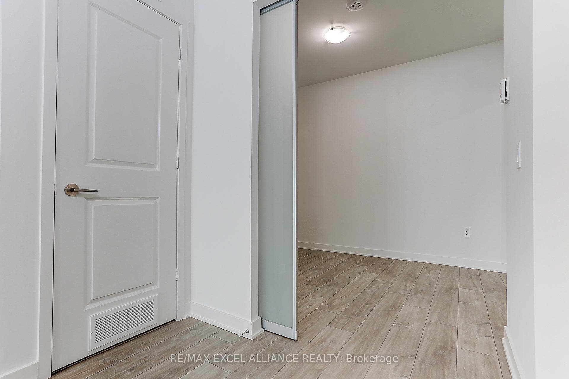 100 Dalhousie Street Unit 4211 photo 32