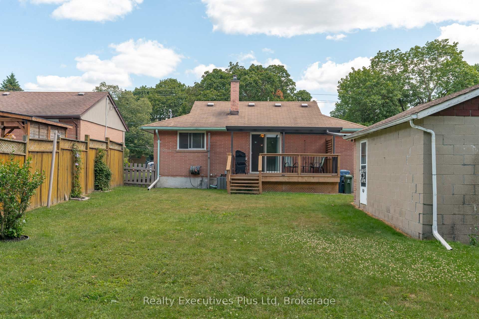 82 Cassino Avenue photo 43