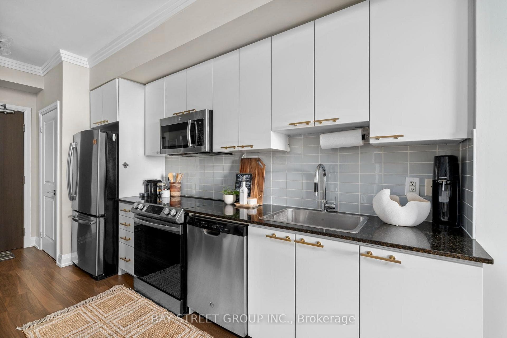 7171 Yonge Street Unit 1905 photo 6