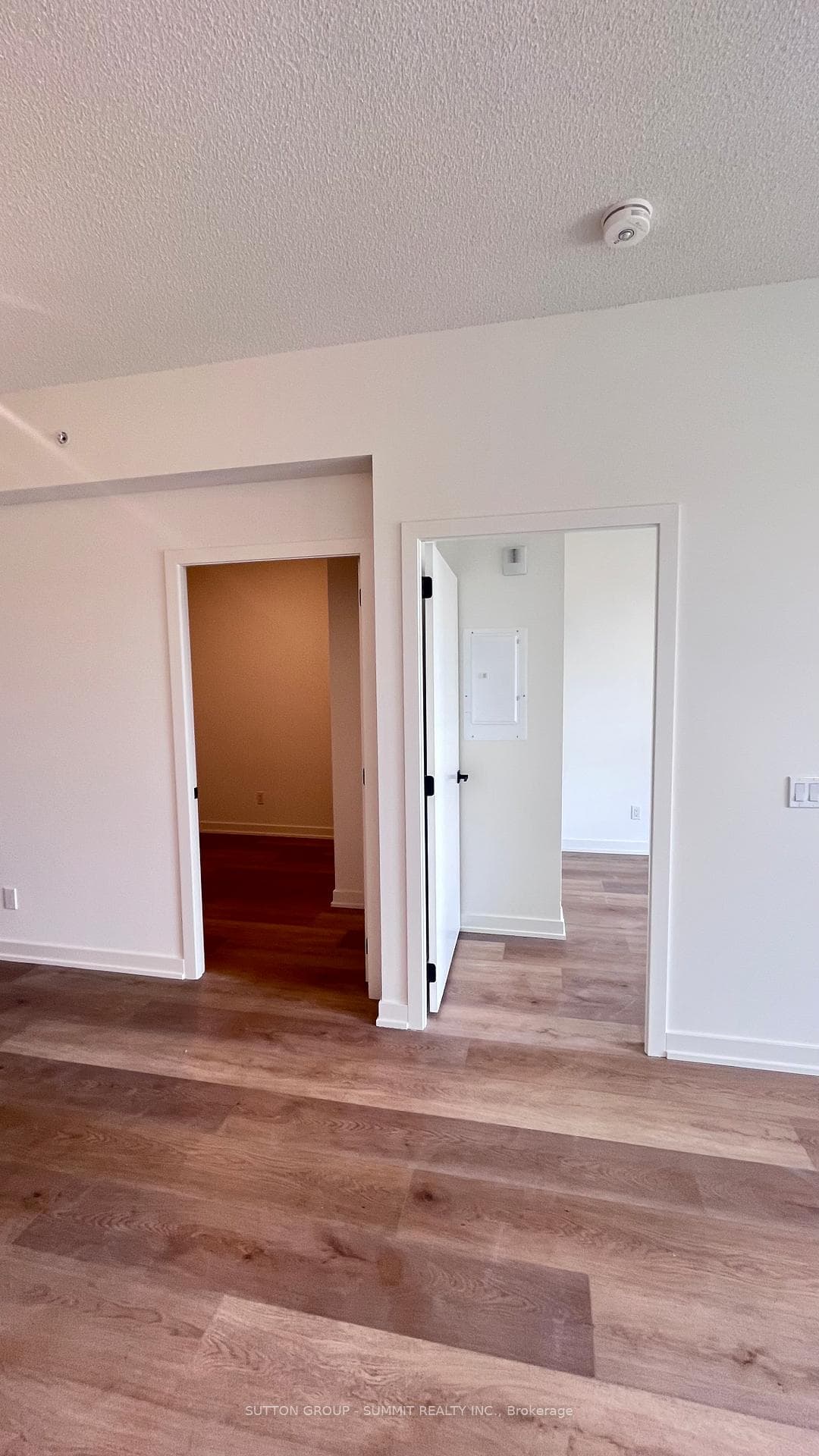33 ERIE Avenue Unit 402 photo 18