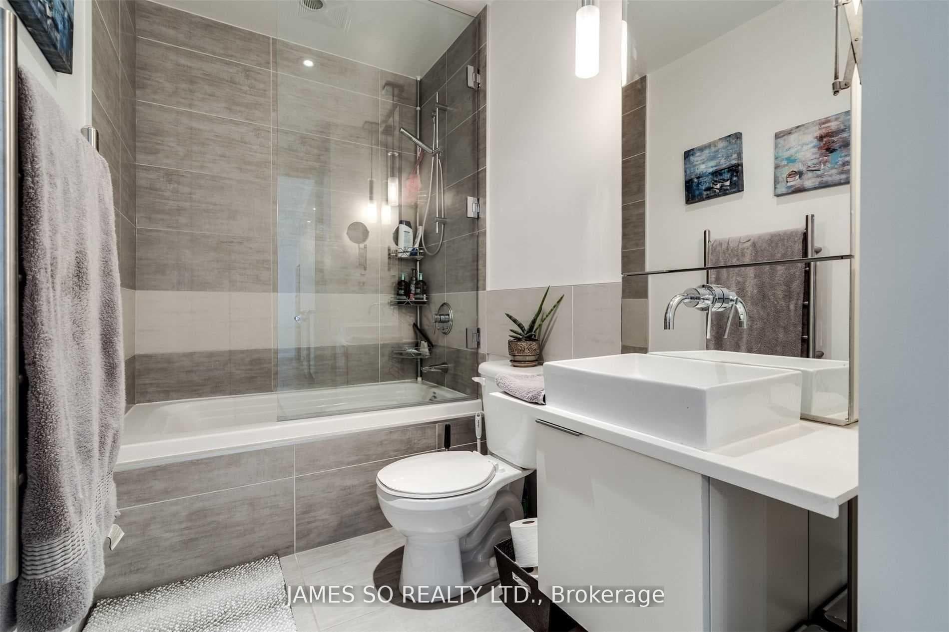 8 Charlotte Street Unit 1401 photo 12