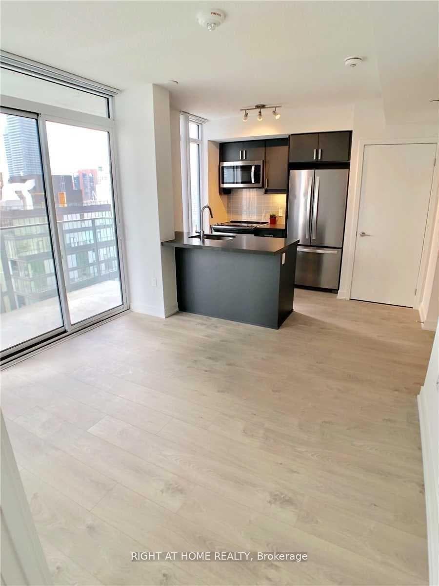 50 Wellesley Street Unit 3201 photo 12