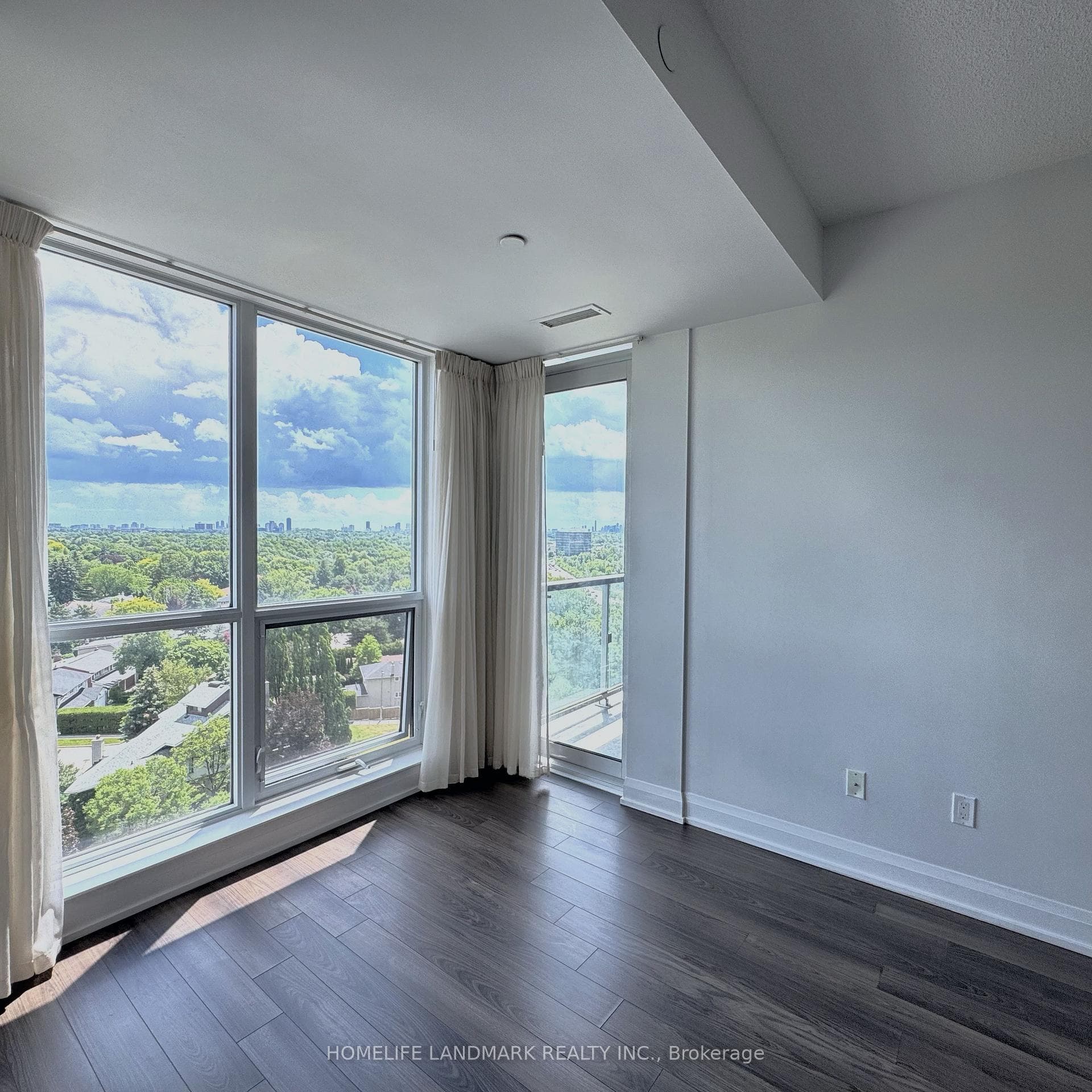 18 Graydon Hall Drive Unit 1110 photo 7