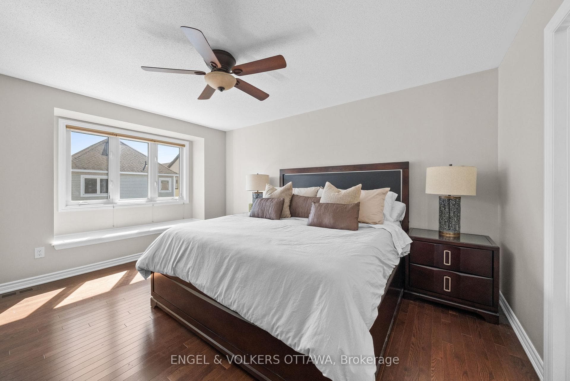 105 Pennant Avenue photo 21