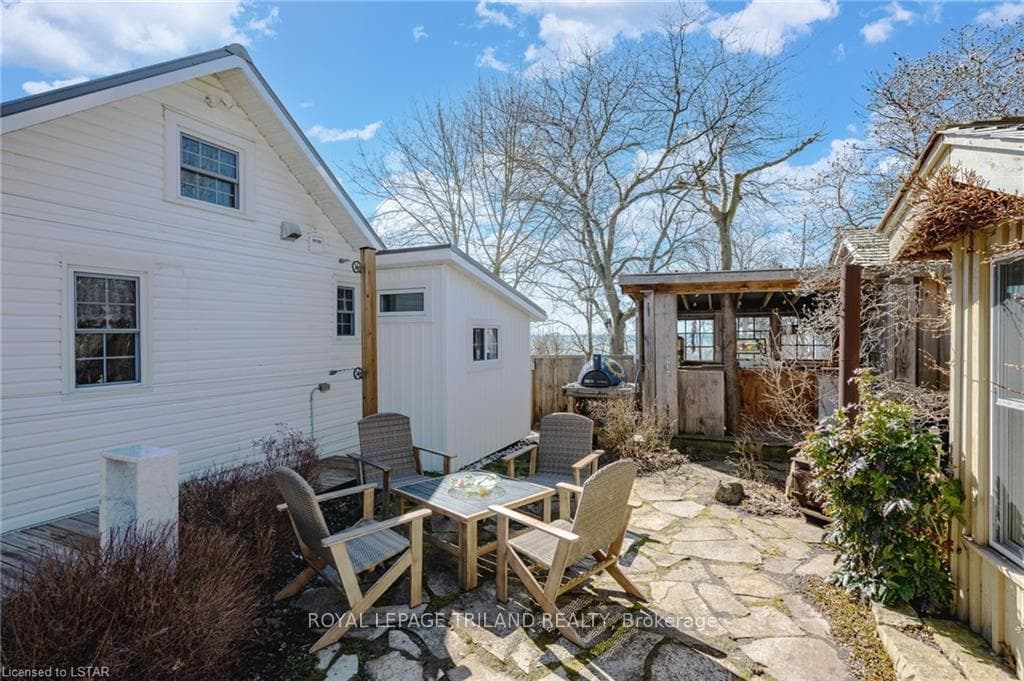 192 MITCHELL Street photo 35