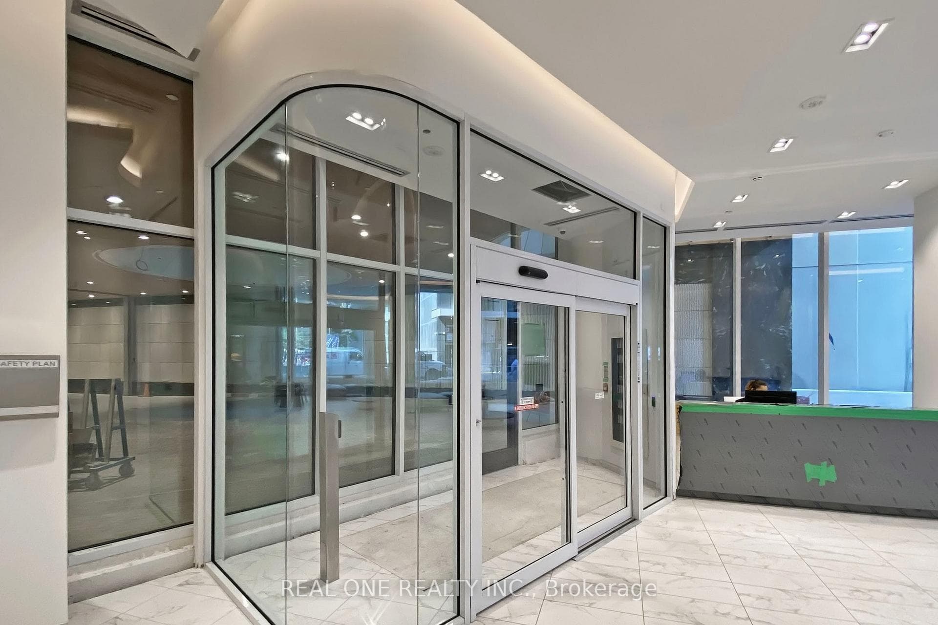 238 Simcoe Street Unit 2808 photo 4