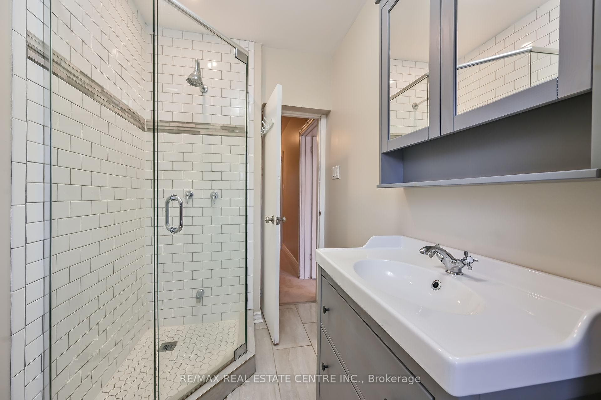 119 Catharine Street photo 18