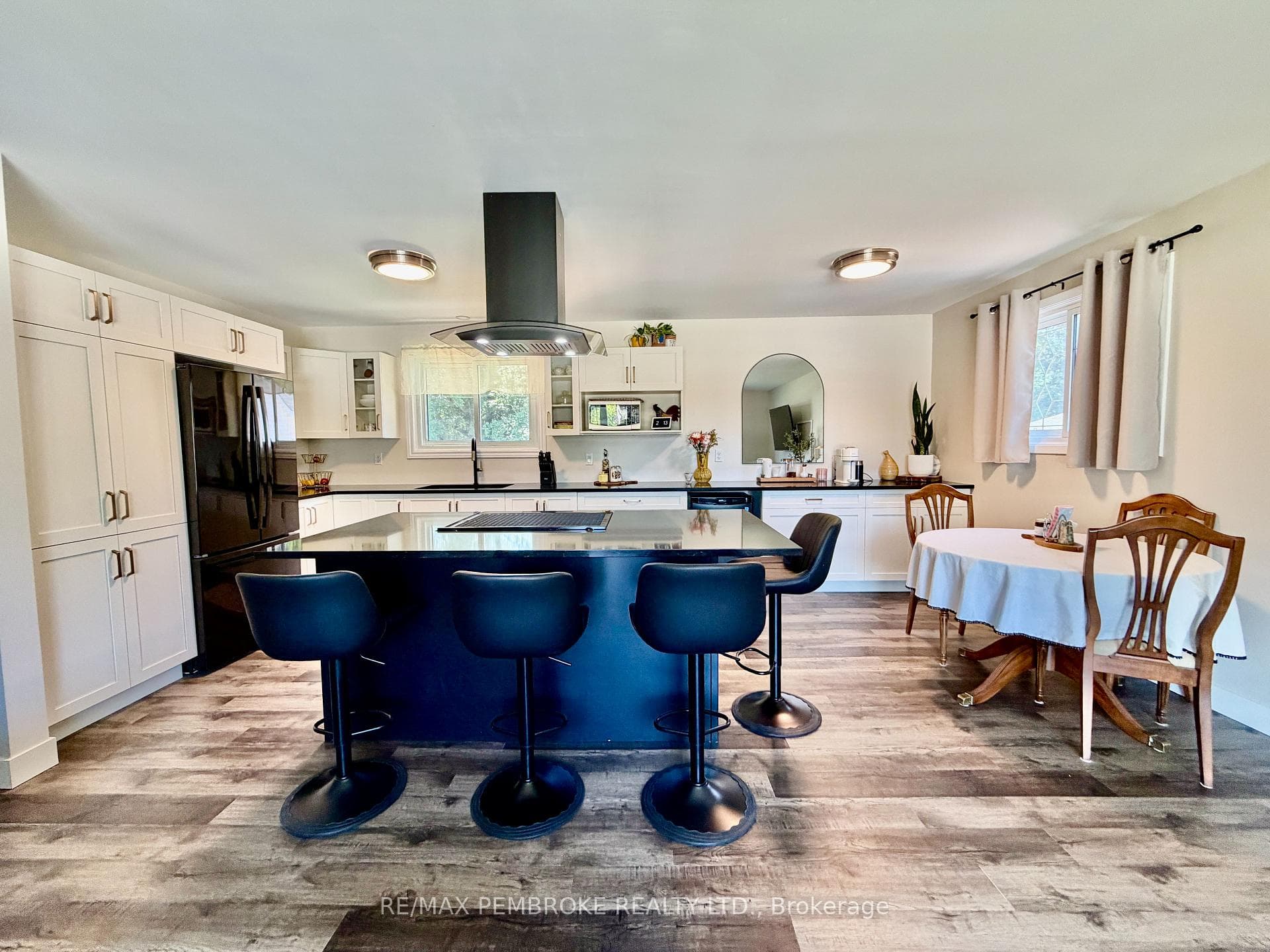 23 Doran Road photo 3