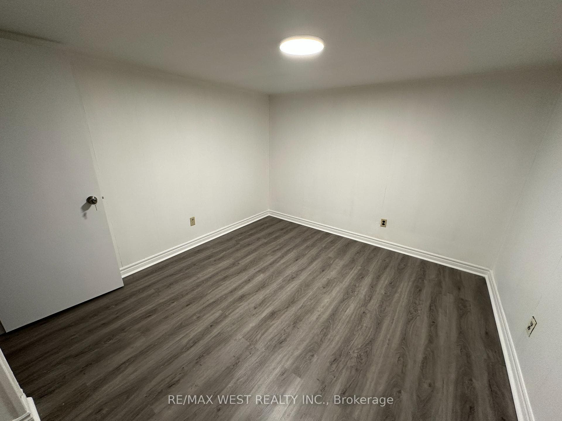 26 Walter Avenue Unit Lower photo 16