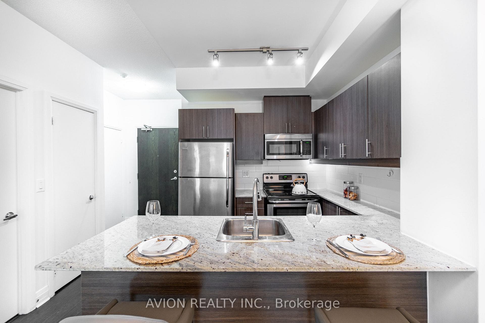17 Kenaston Gardens Unit 202 photo 12