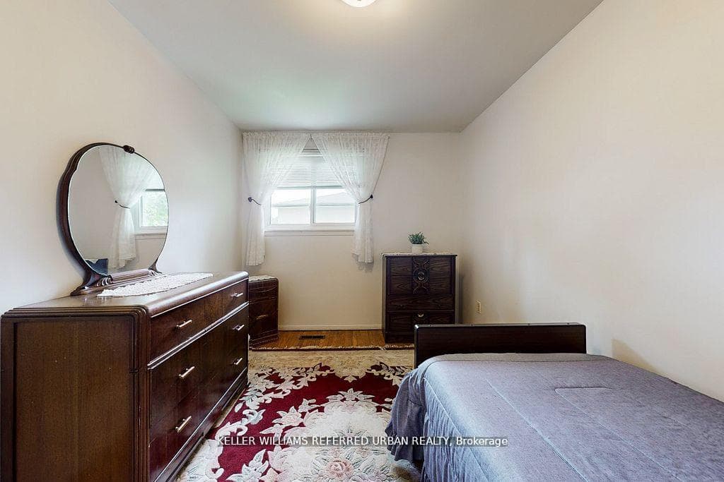 11 Midcroft Drive photo 22