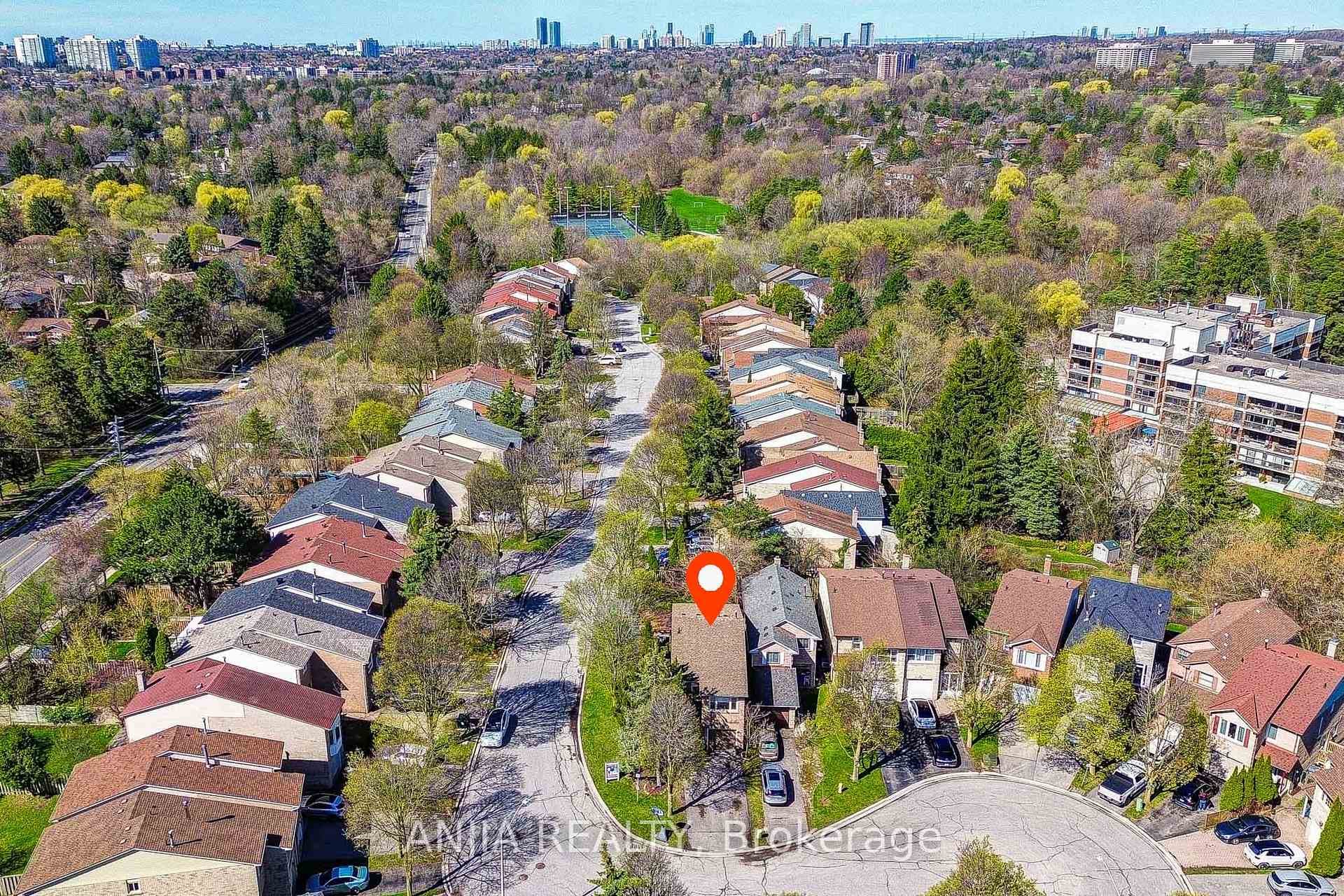 78 Baywood Court photo 2