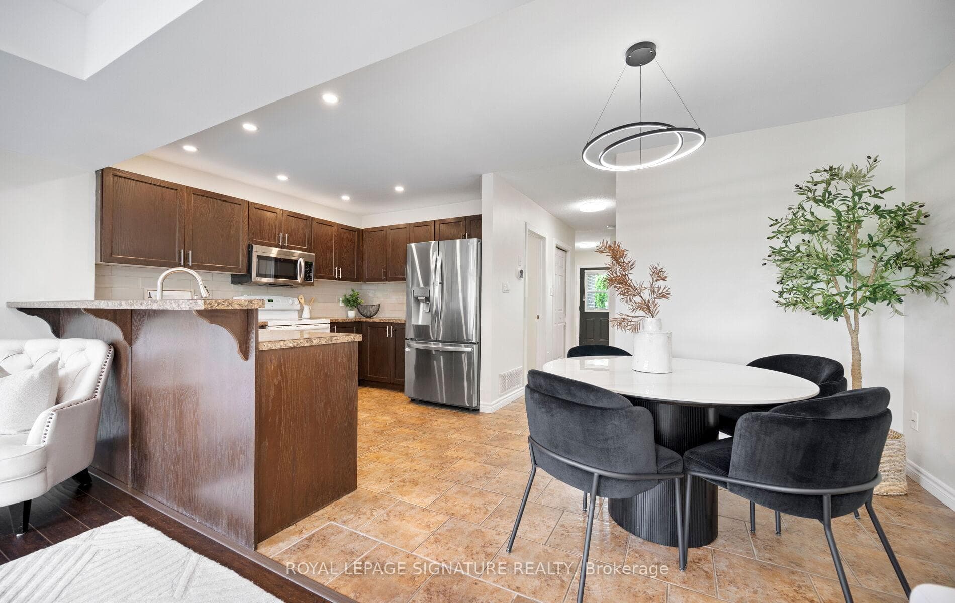 61 Thames Way photo 19