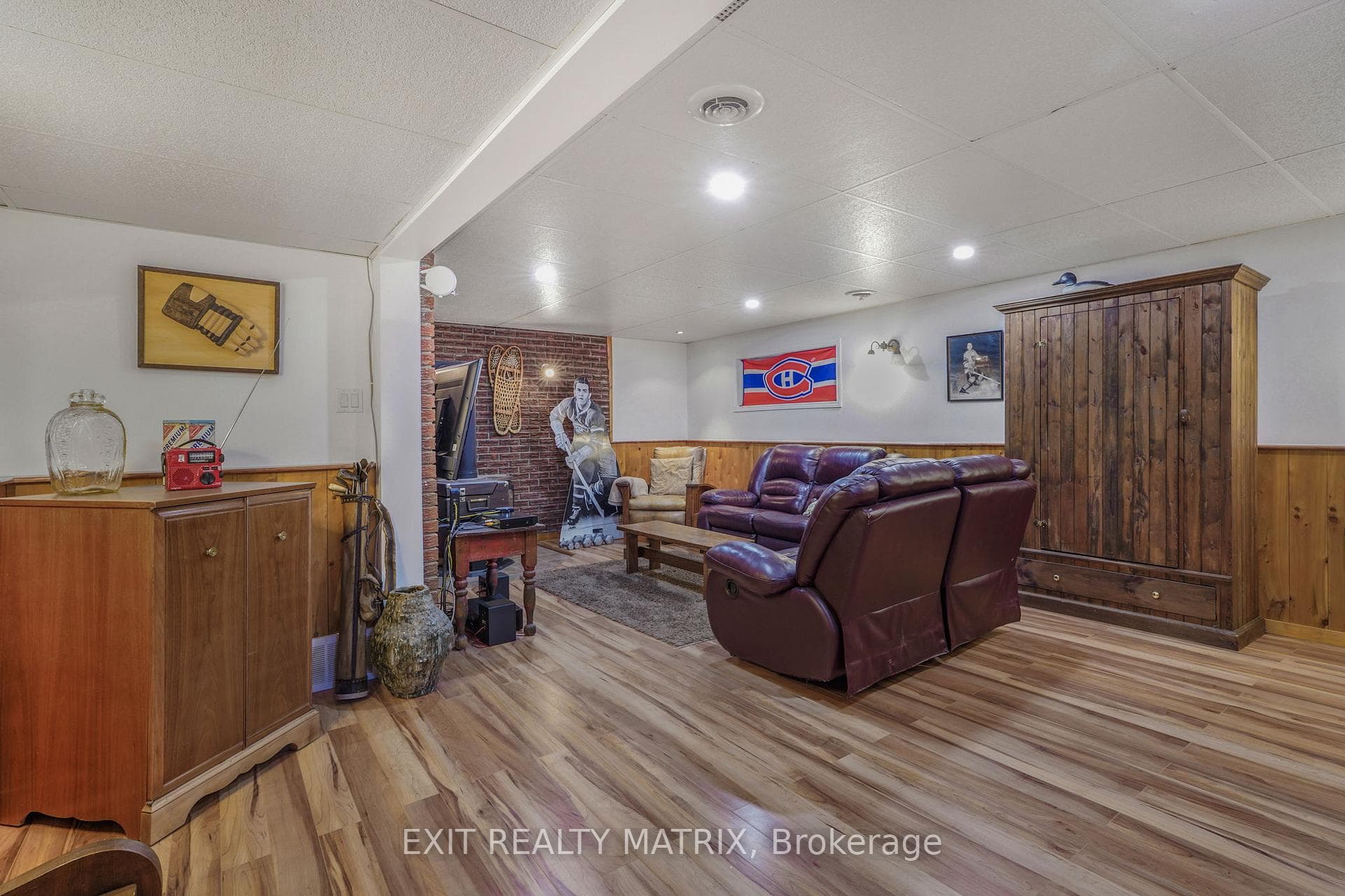 509 Ghislain Street photo 24
