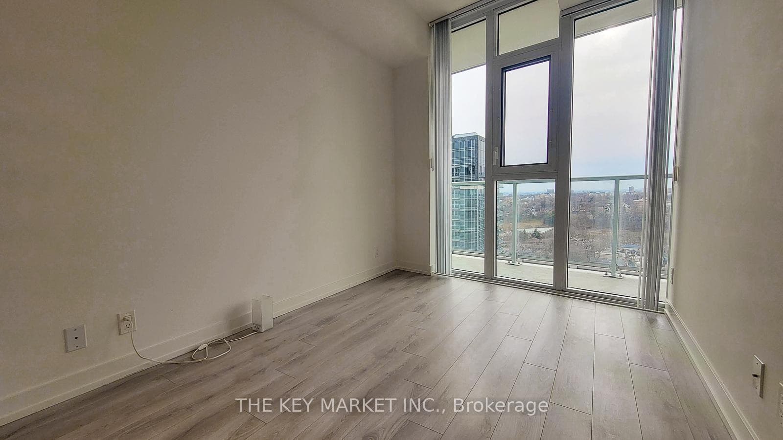 33 Helendale Avenue Unit 1511 photo 13