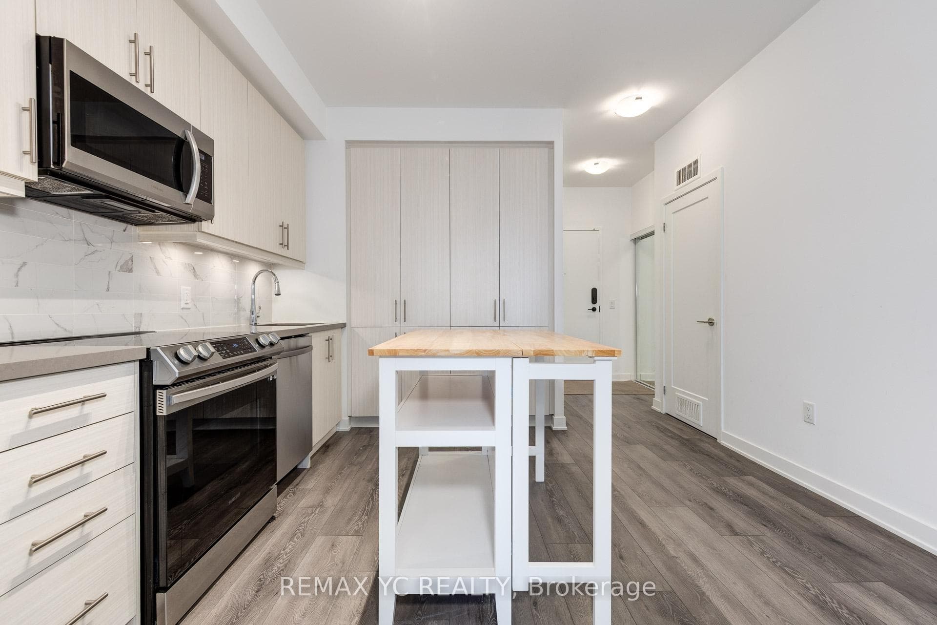 95 Oneida Crescent Unit 305 photo 5