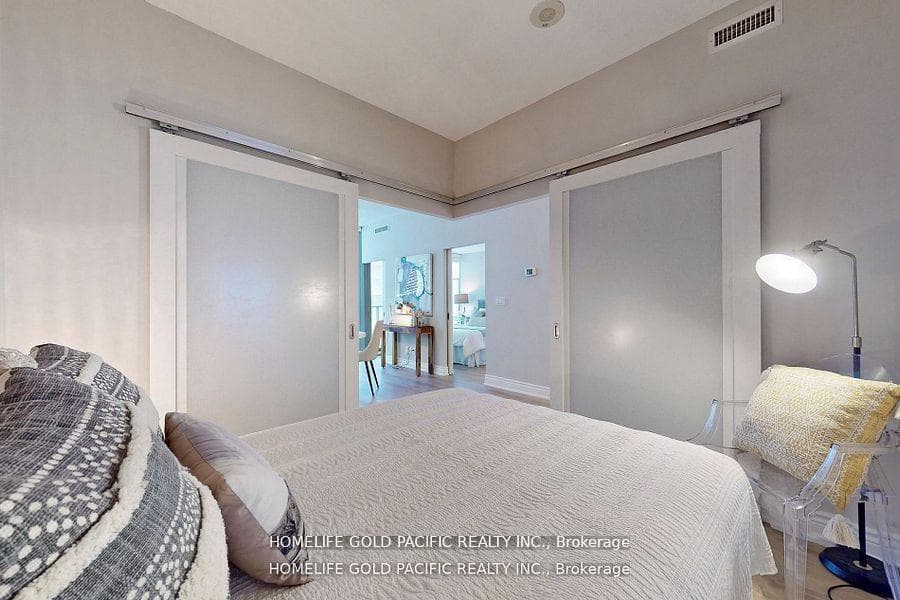 832 Bay Street Unit 1202 photo 23