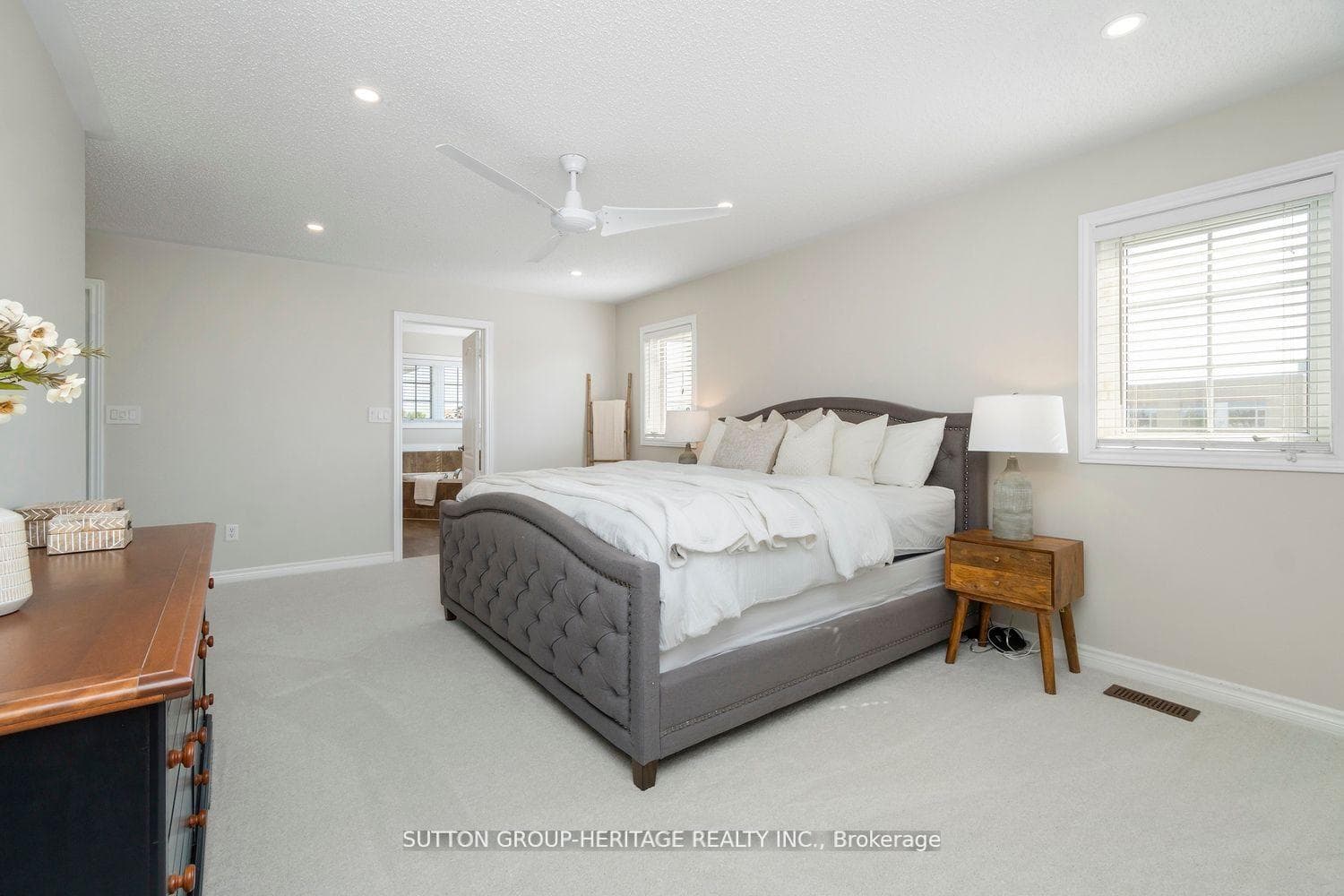 104 Cachet Boulevard photo 8
