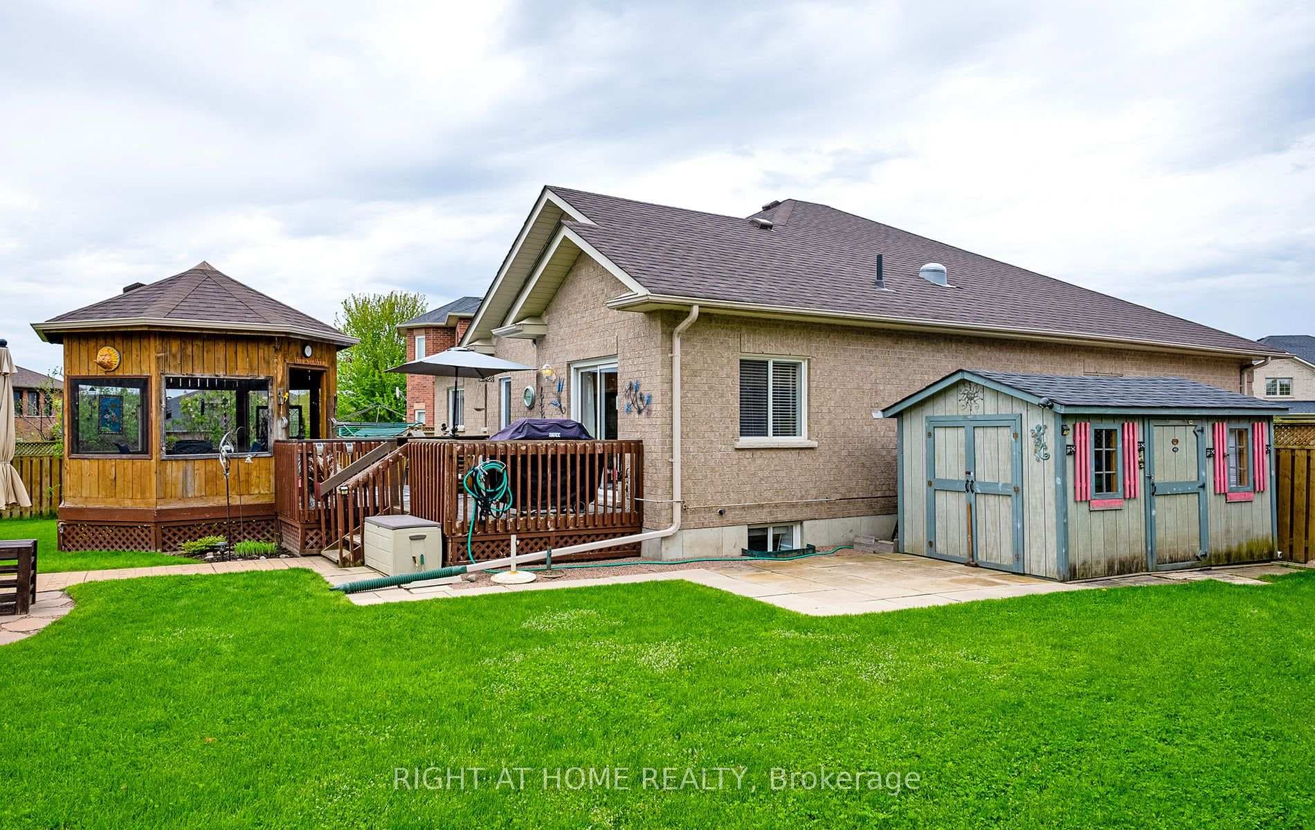 35 Sadler Crescent photo 4