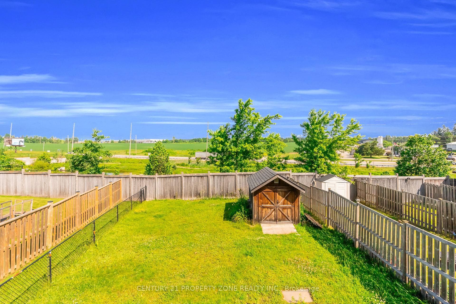 75 Benjamin Crescent photo 43
