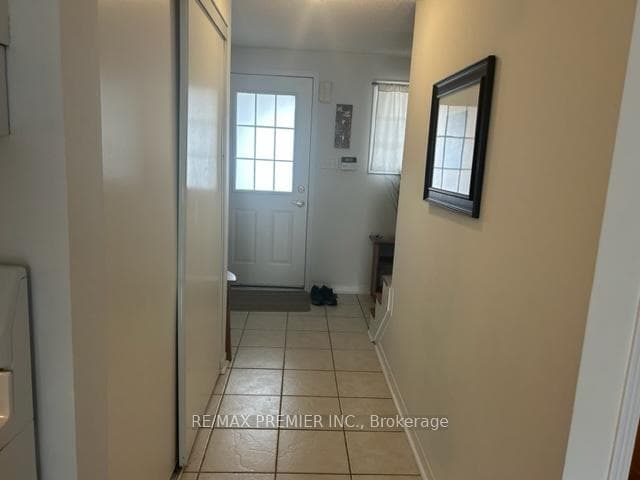 25 Srigley Street photo 5