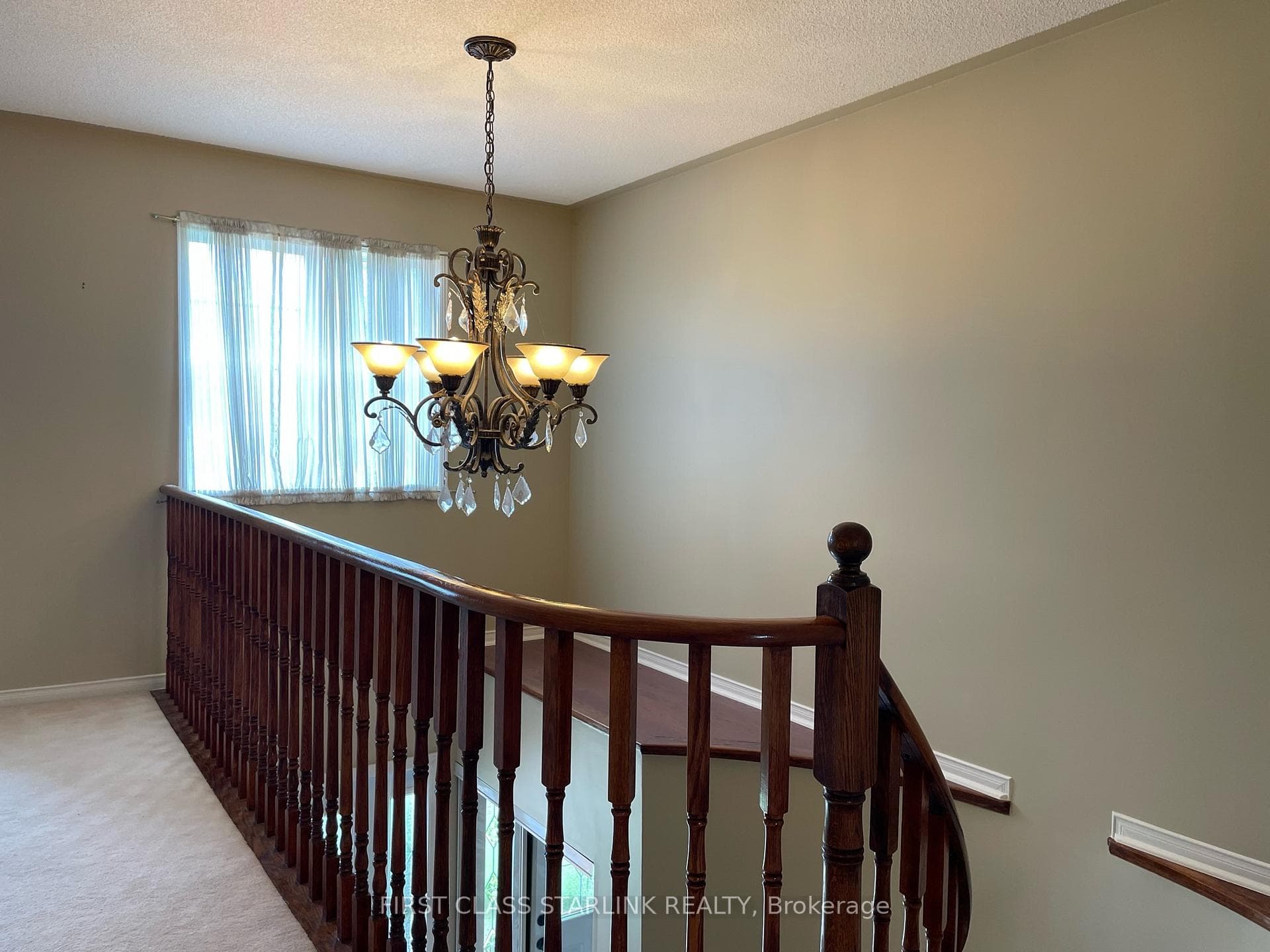461 Pondview Place photo 5