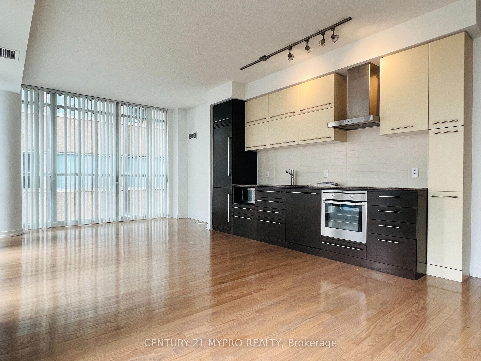770 Bay Street Unit 701 photo 15