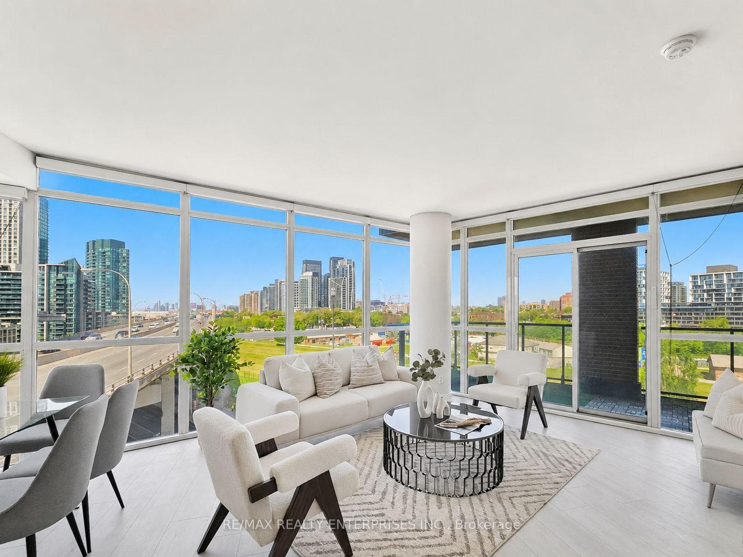 169 Fort York Boulevard Unit 722 photo 5