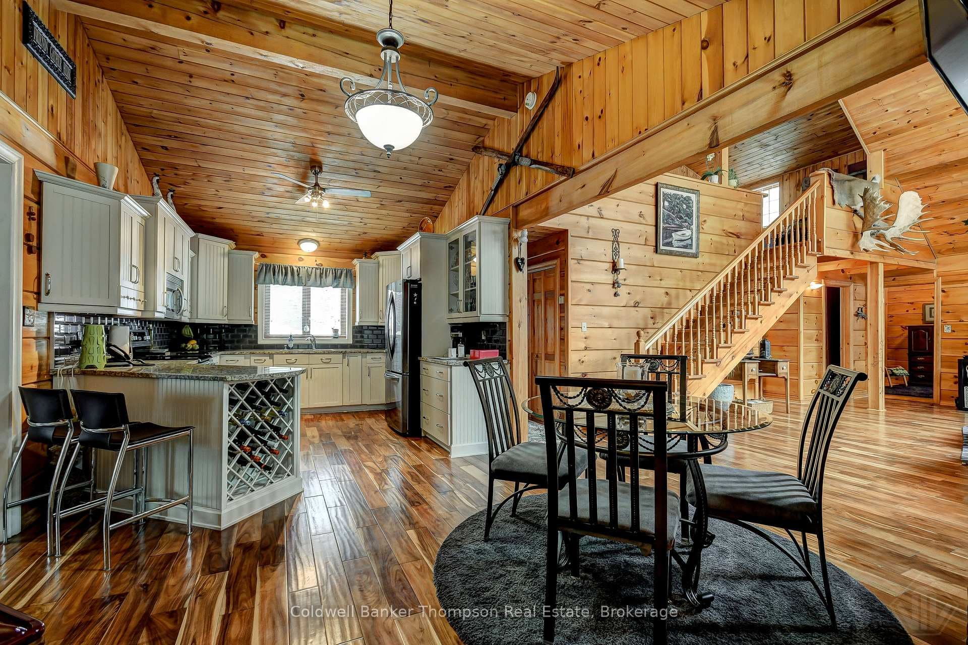 Dining Area & Kitchen