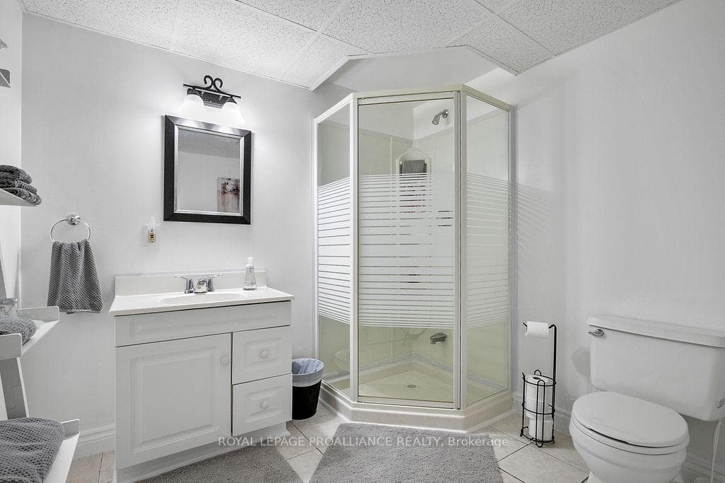 1300 Grovedale Court photo 32