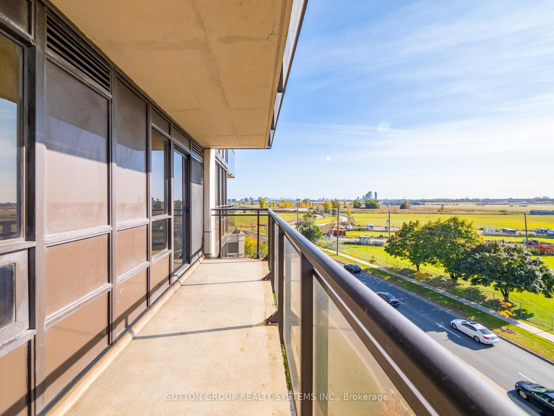 55 De Boers Drive Unit 606 photo 30