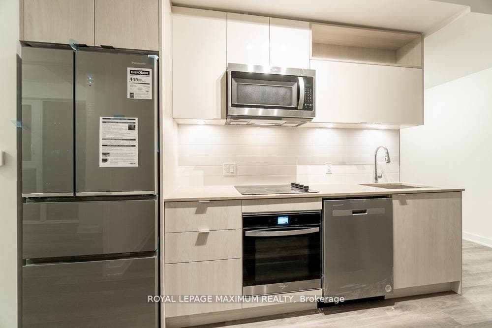 70 Princess Street Unit 2015 E photo 2