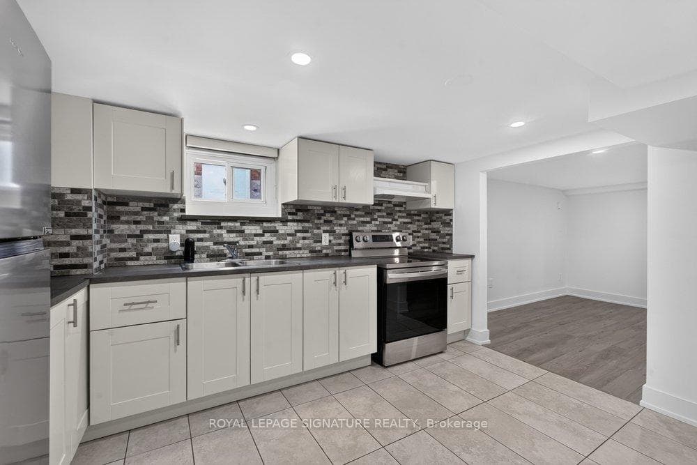 57 Miranda Avenue Unit Lower photo 5