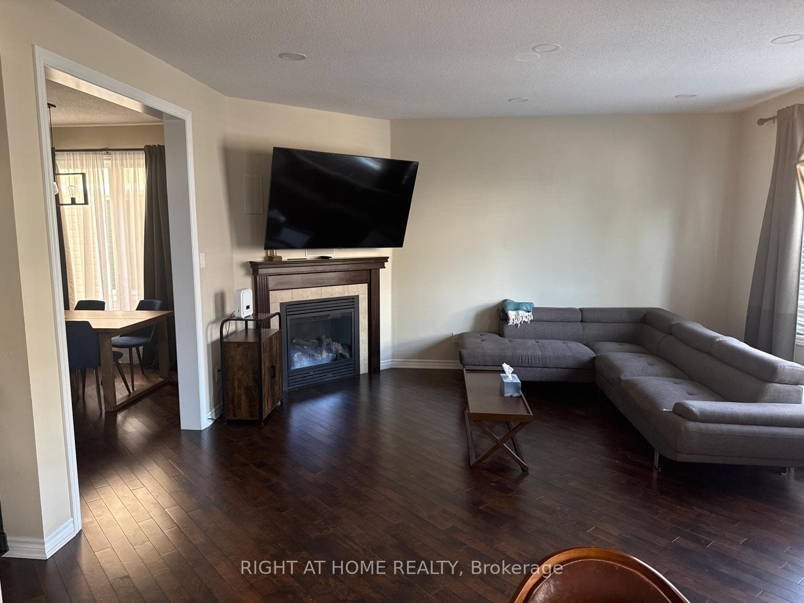 371 VENDEVALE Avenue photo 14