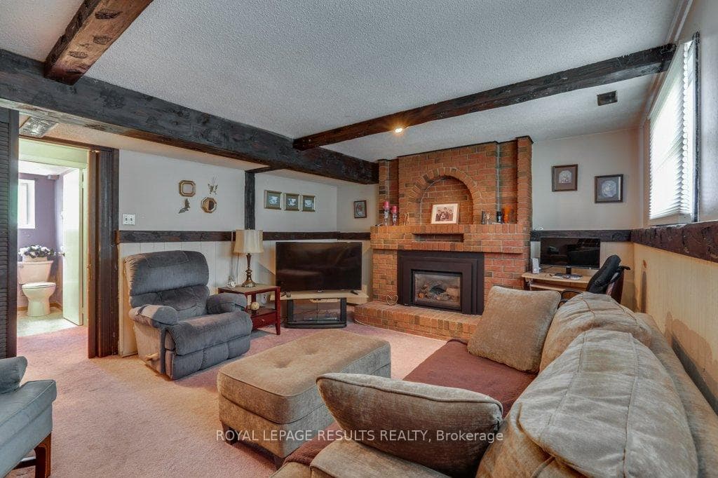 106 Dearborn Avenue photo 24