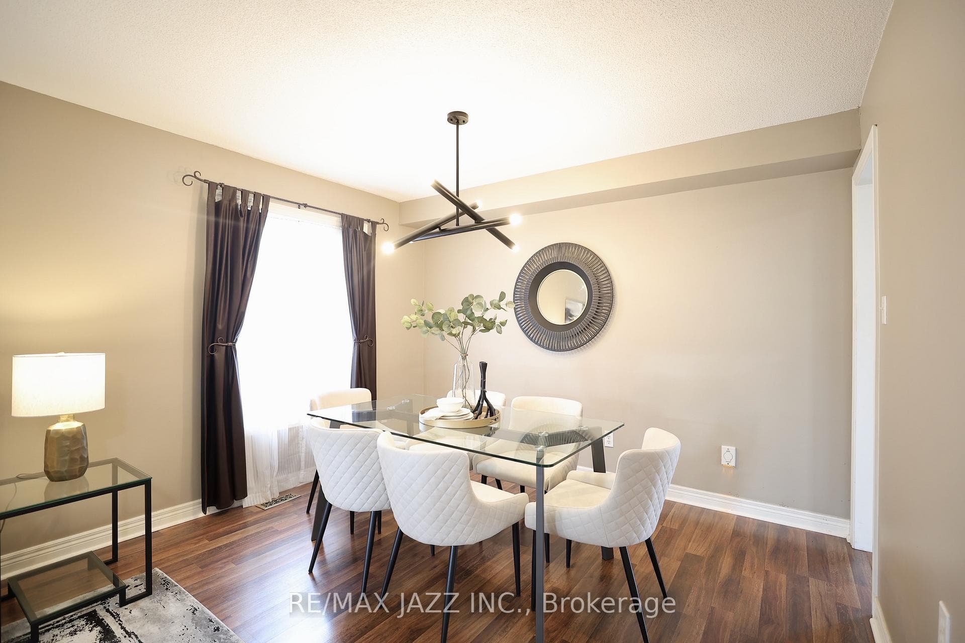 29 Knightsbridge Court photo 4