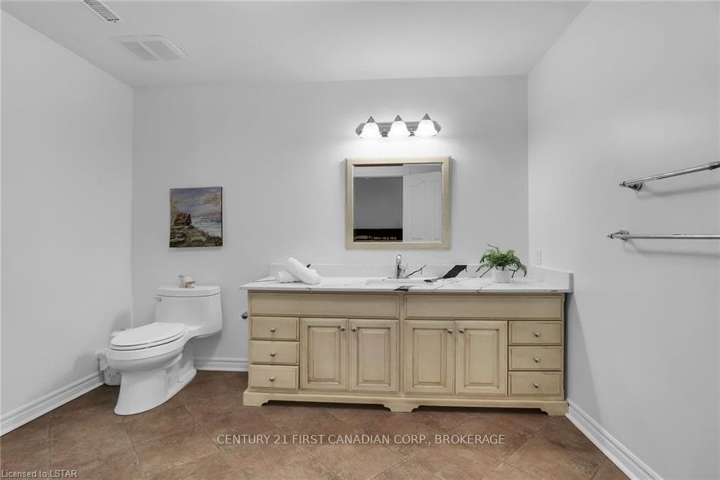 19 SYDENHAM Drive photo 44
