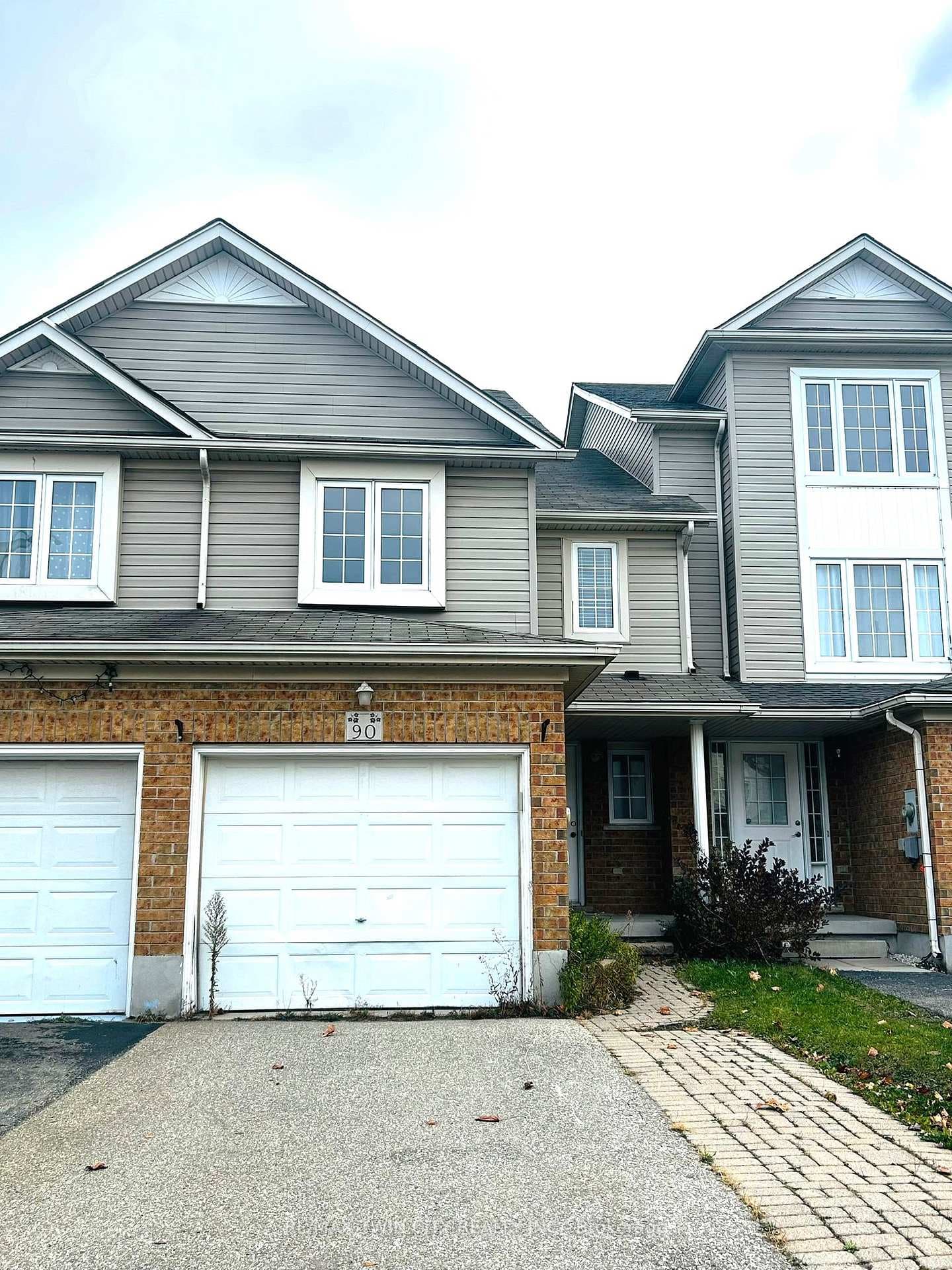 90 Donnenwerth Drive photo 2