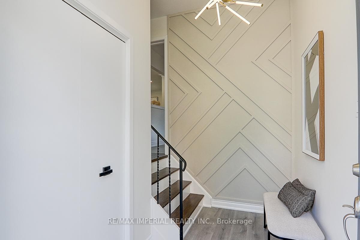 108 Bowhill Crescent photo 3