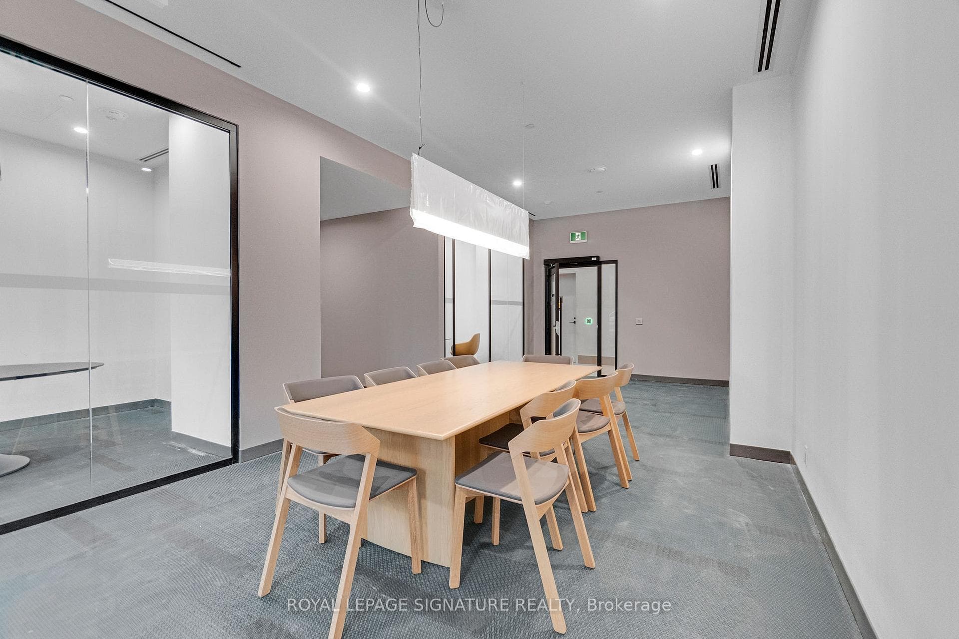 1007 The Queensway N/A Unit 722 photo 34