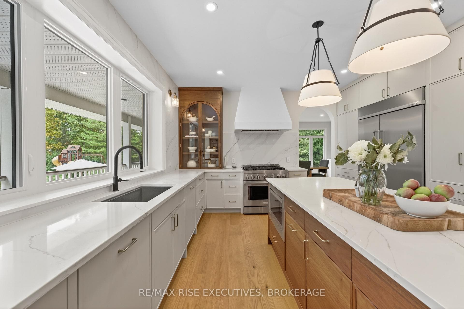 648 Woodland Place photo 13
