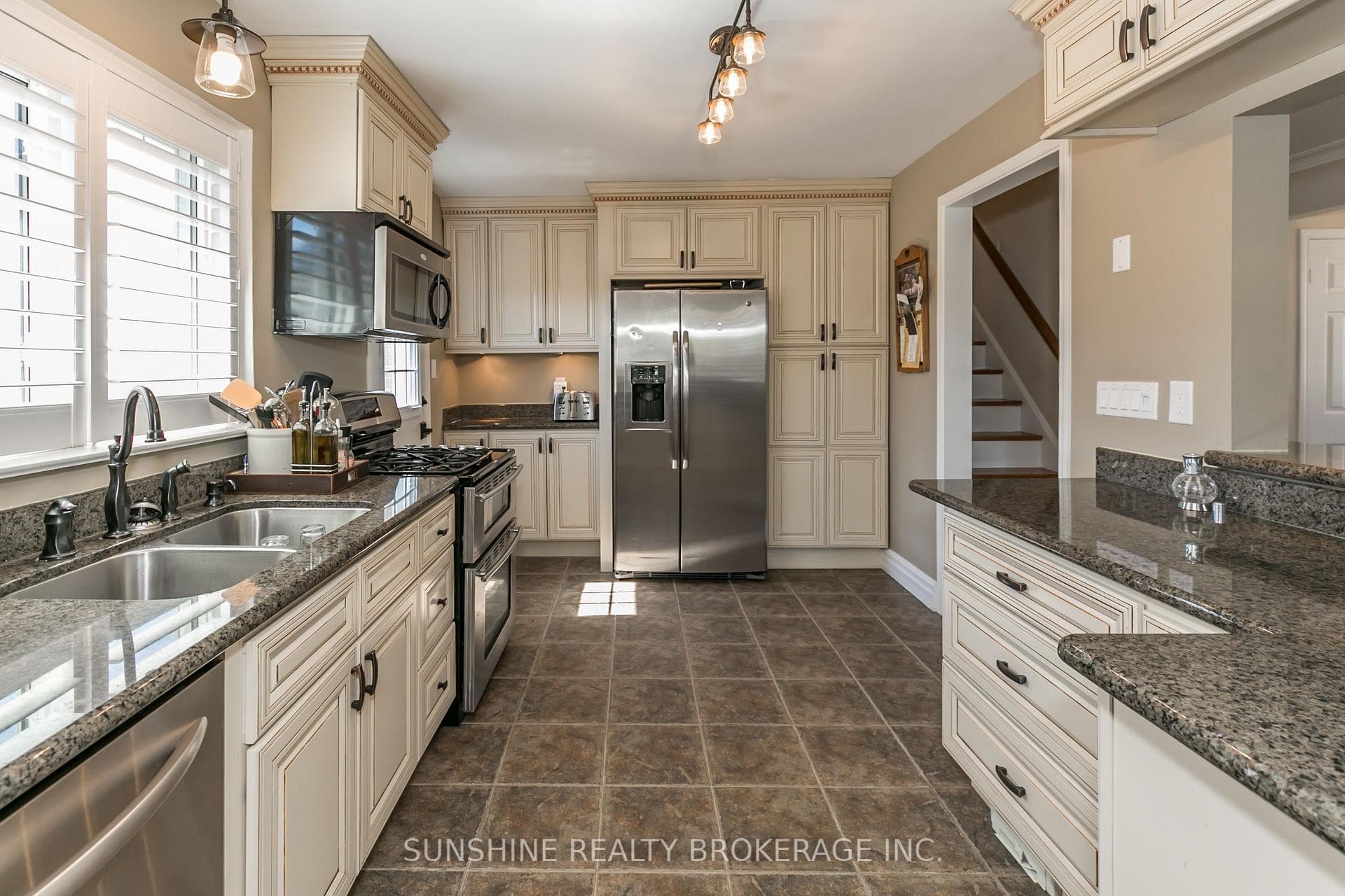 6 Laurentide Avenue photo 4
